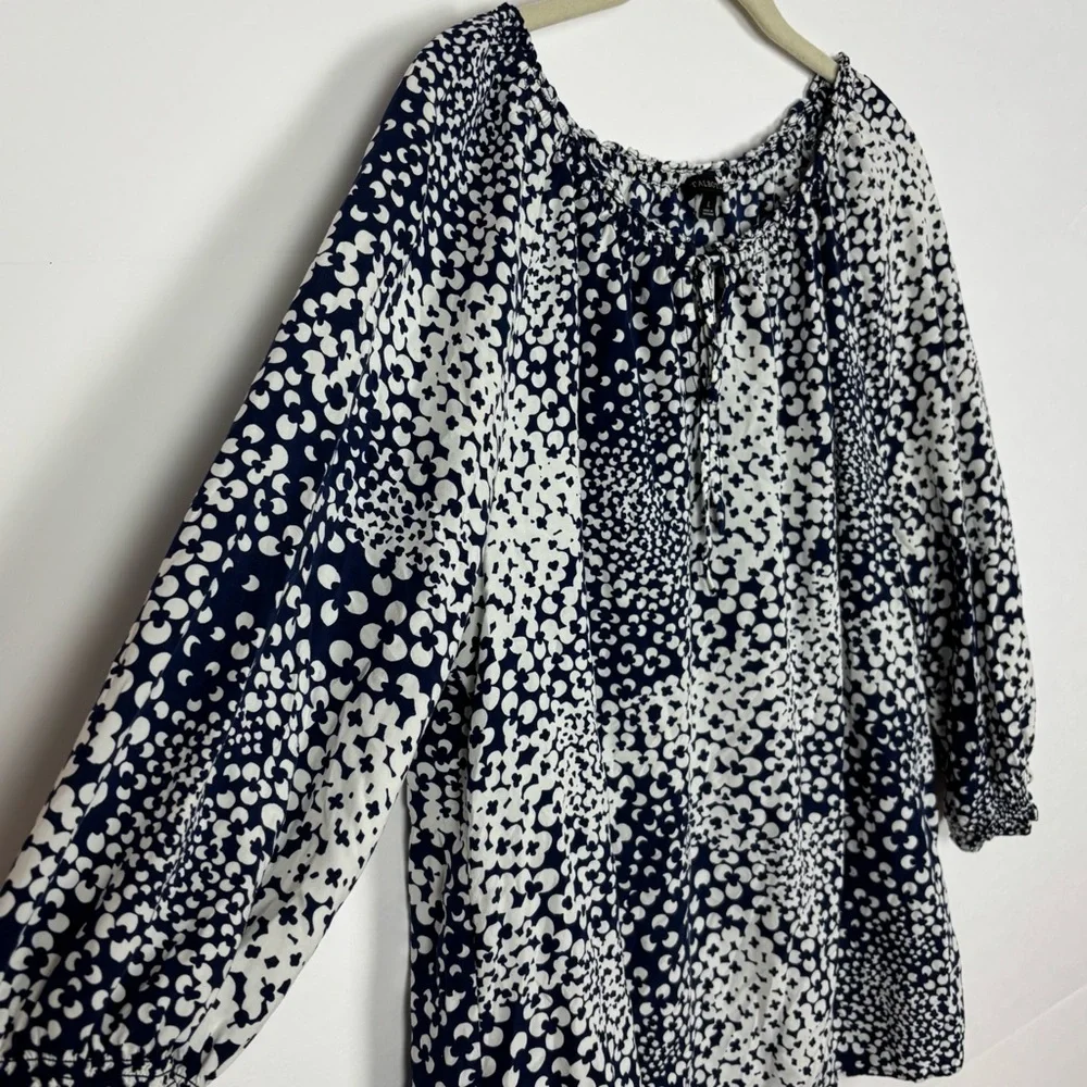 Talbots Abstract Clover Blouse Navy White Size Large - Picture 4 of 8